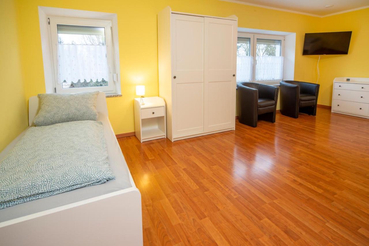Monteur-/ Arbeiter-Apartment_ Wohnung 4 Мемминген Экстерьер фото
